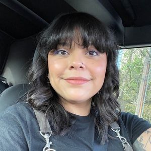 Meet your Posher, Desiree